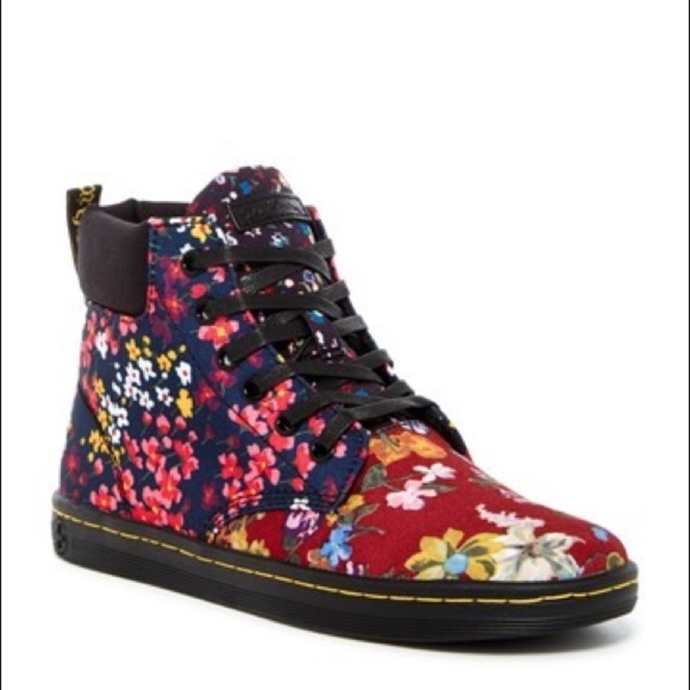 Dr. Martens Maelly Boots